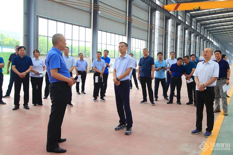 县委书记秦保建一行莅临河南矿山智能制造产业园调研